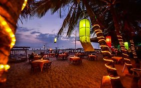 International Beach Hotel & Restaurant
